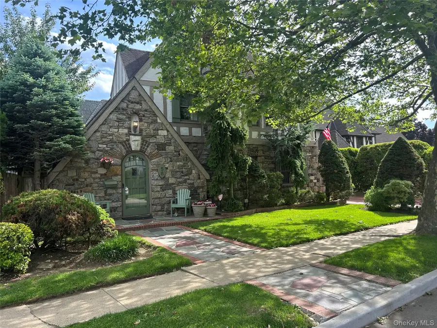 58 Park Lane, Rockville Centre, NY 11570 - #2