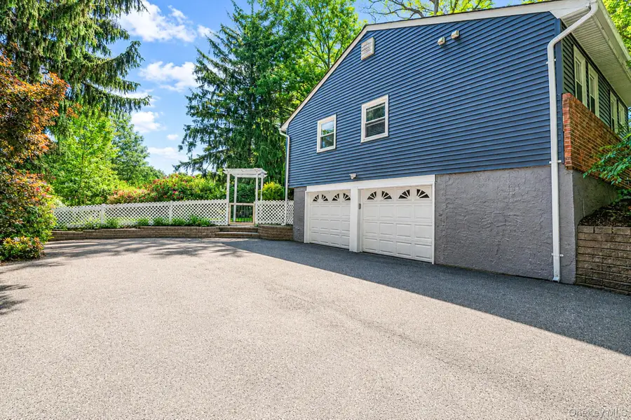 28 Royal Oak Drive, Huntington, NY 11743 - #3
