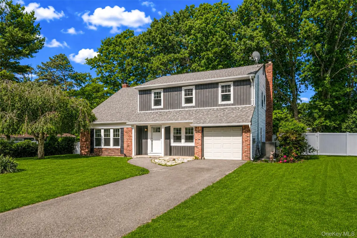 4 Summercress Lane, Coram, NY 11727 - #1