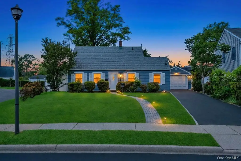 8 Lilac Lane, Levittown, NY 11756 - #1