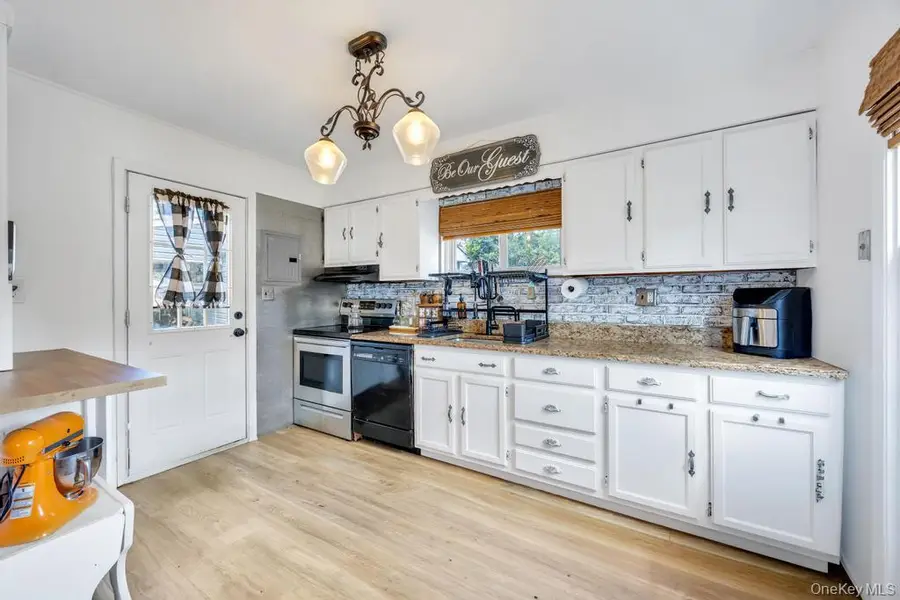 8 Lilac Lane, Levittown, NY 11756 - #2