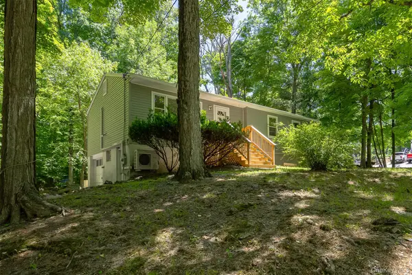 662 Willow Brook Road, Clinton Corners, NY 12514