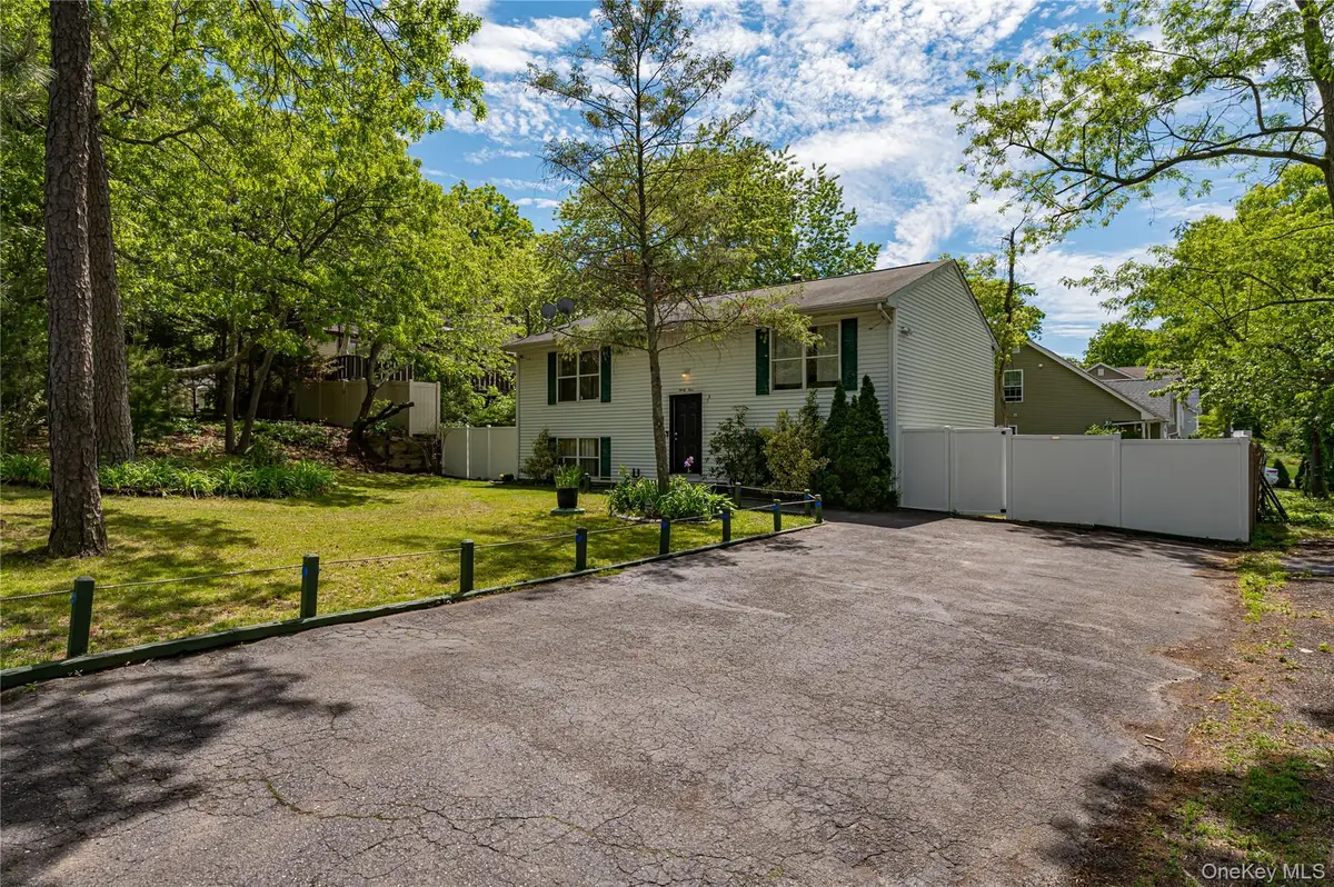 34 Robert Street, Mastic, NY 11950 - #1