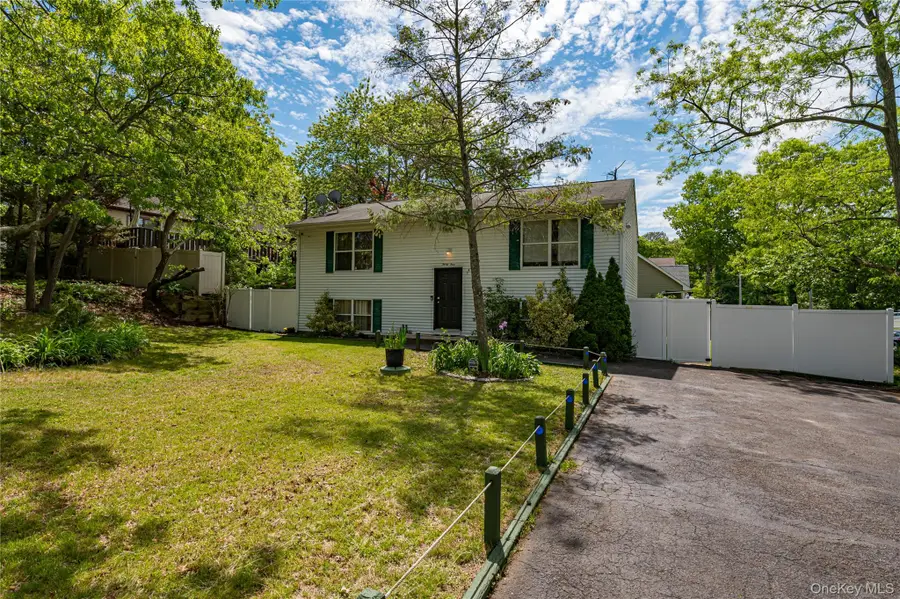 34 Robert Street, Mastic, NY 11950 - #2