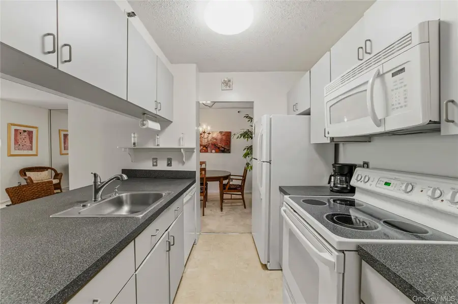 25 Rockledge Avenue #801, White Plains, NY 10601 - #3