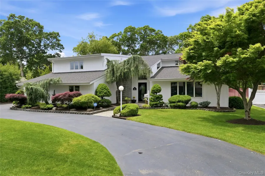 16 Wildwood Court, East Islip, NY 11730 - #2