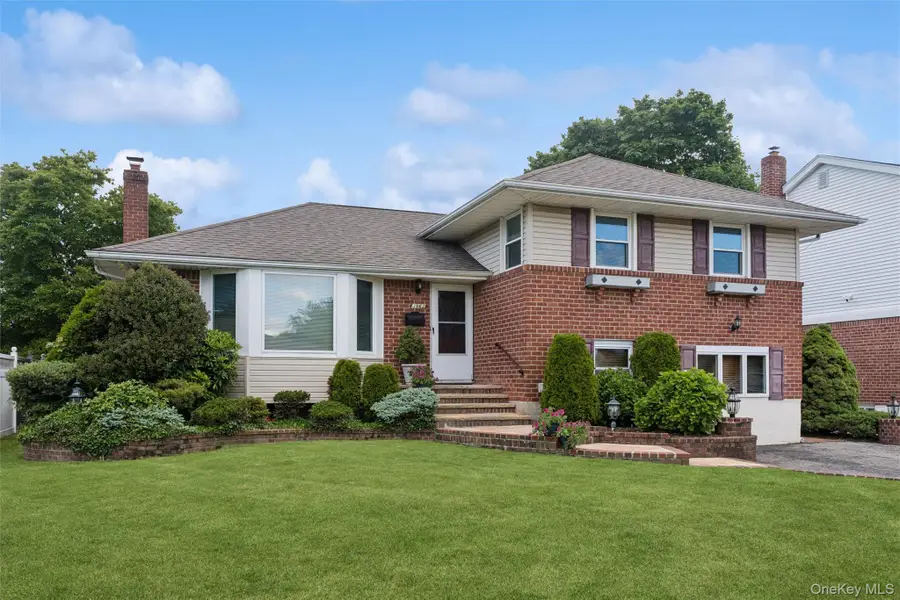 3962 Hahn Avenue, Bethpage, NY 11714 - #2
