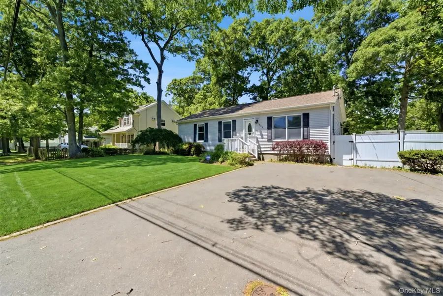 103 Hampton Avenue, Mastic, NY 11950 - #3
