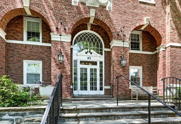 10 Brooklands #5H, Bronxville, NY 10708