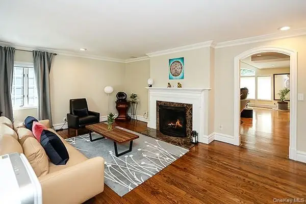 130 Country Club Drive, Manhasset, NY 11030 - #2