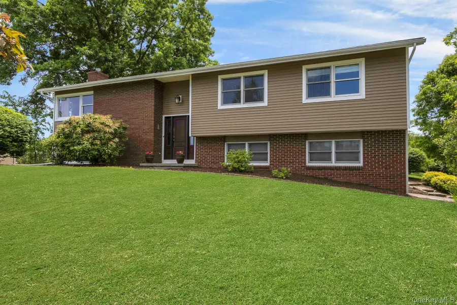 18 Hickory Drive, Campbell Hall, NY 10916 - #2