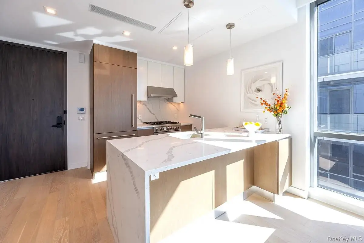 33-66 Farrington Street #14I, Flushing, NY 11354 - #1