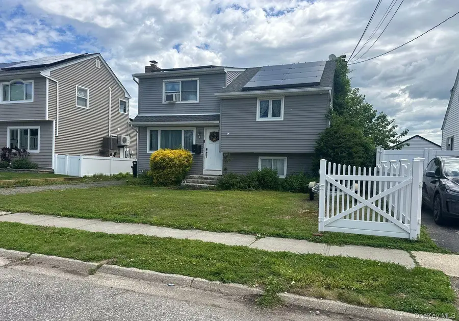 265 East Drive, Copiague, NY 11726 - #2