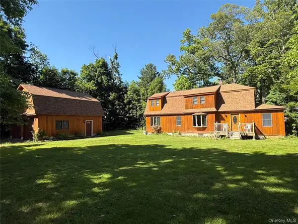 17 Hillside Road, Greenwood Lake, NY 10925