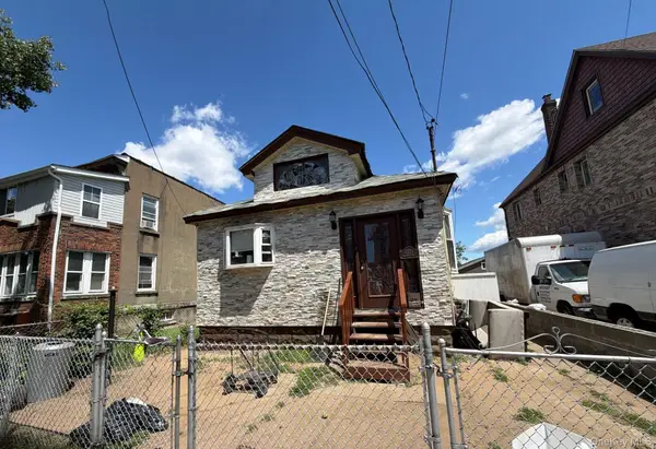 142-25 Bascom Avenue, South Ozone Park, NY 11436