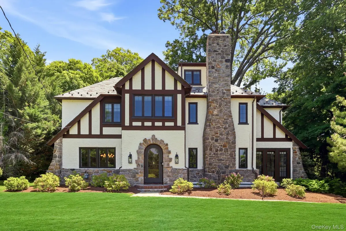 6 Montrose Road, Scarsdale, NY 10583 - #1