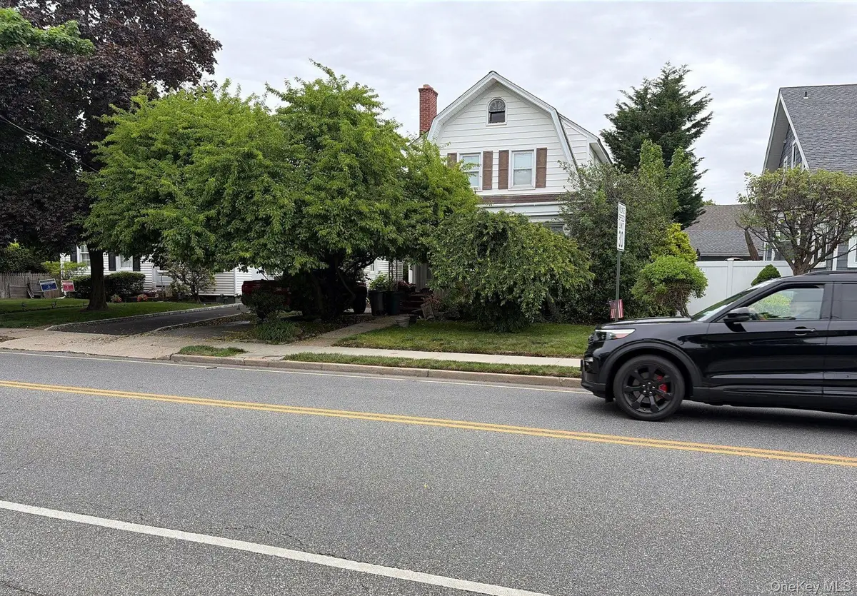 259 Lincoln Avenue, Rockville Centre, NY 11570 - #1