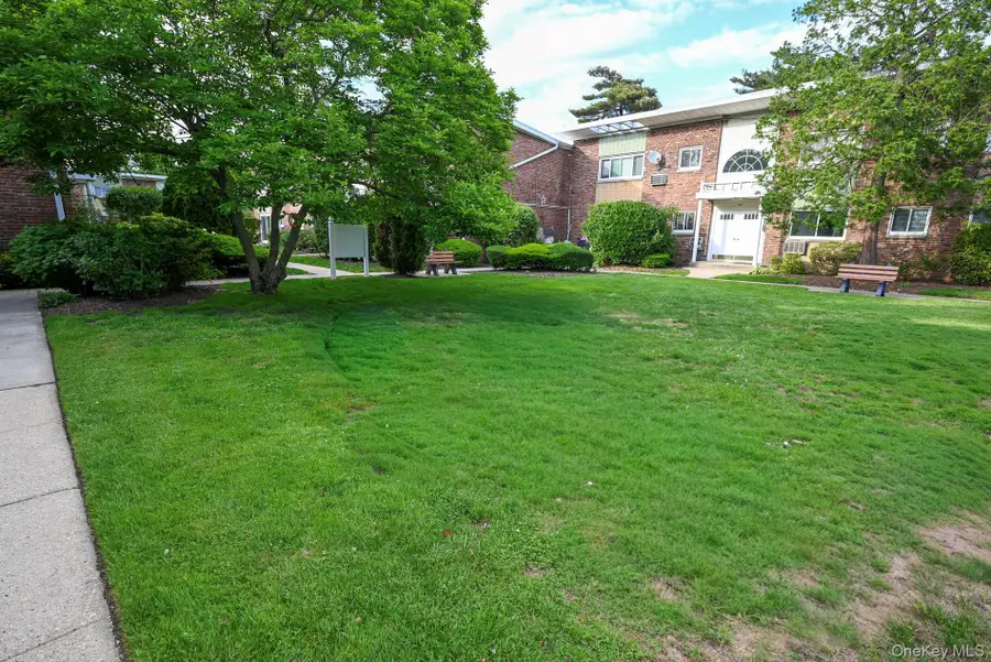 271 N Newbridge Road #2C, Levittown, NY 11756 - #3