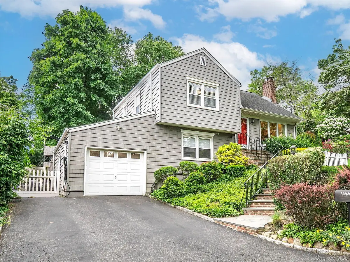 7 Cedar Lane, Glen Head, NY 11545 - #1