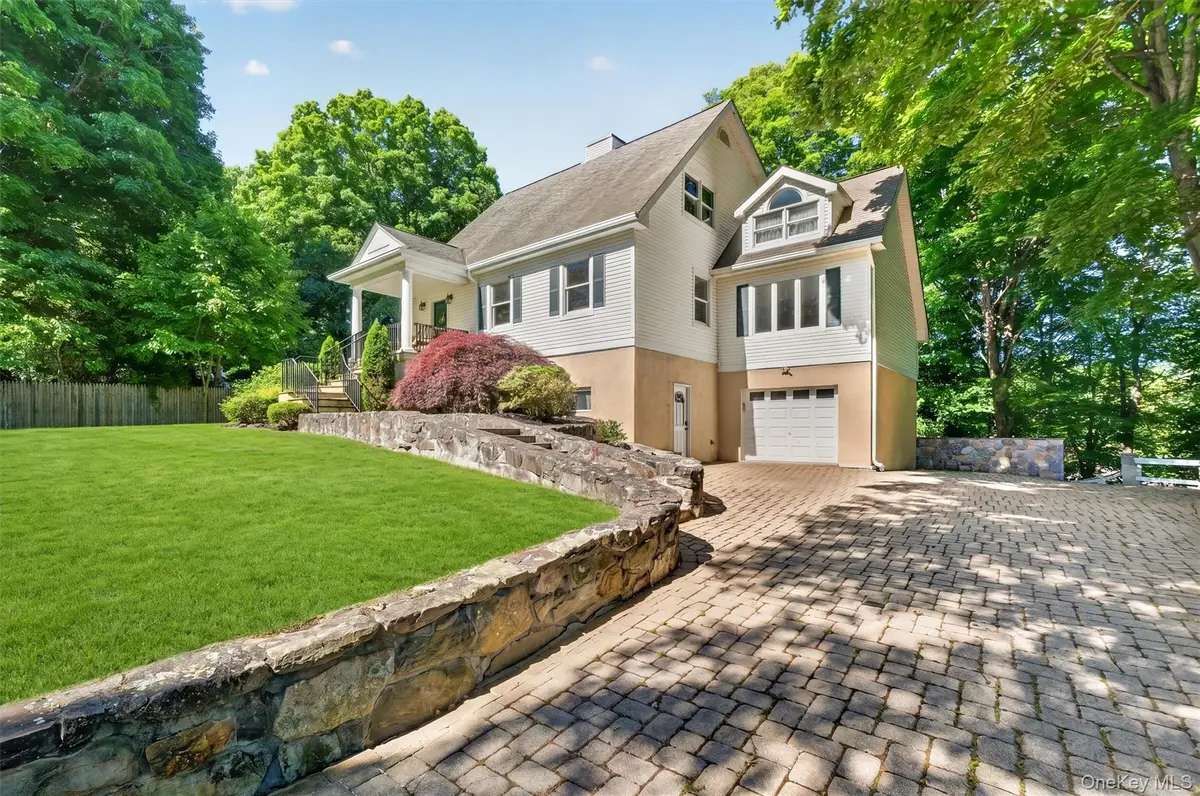 11 Arbutus Street, Putnam Valley, NY 10579 - #1