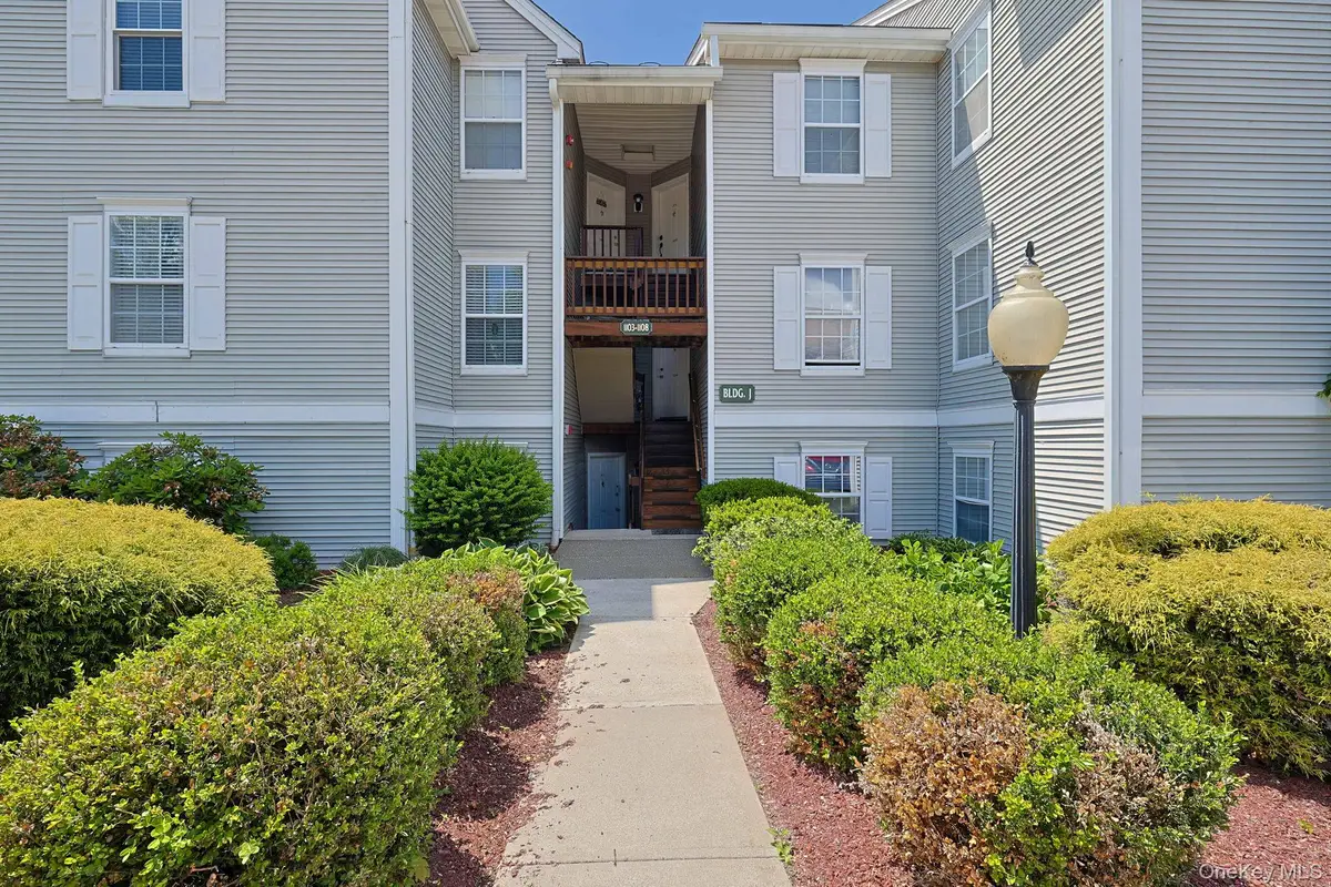 1103 Washington Green, New Windsor, NY 12553 - #1