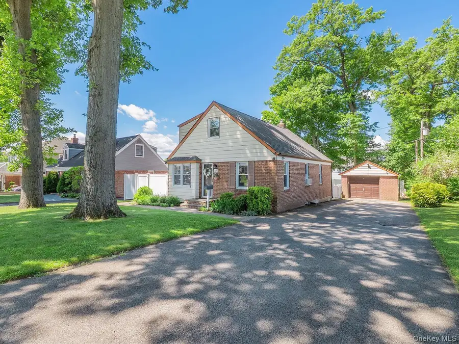 23 Phillips Road, Glen Cove, NY 11542 - #3