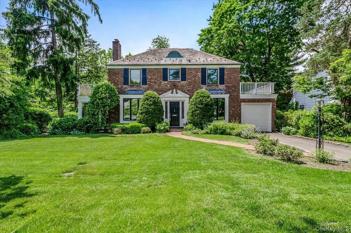 8 Parkside Drive, Great Neck, NY 11021 - #1