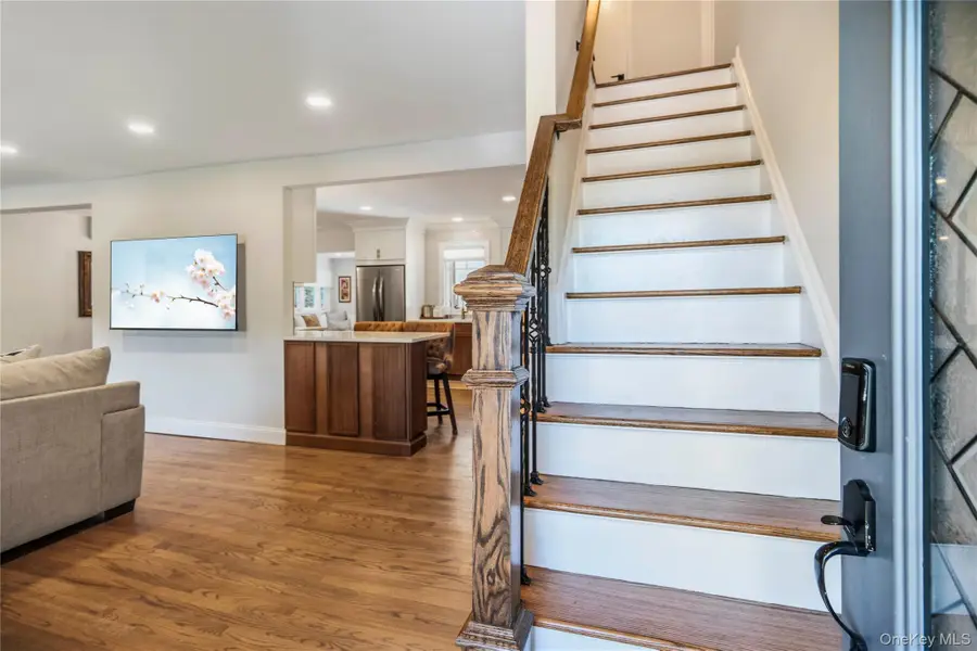 434 W Main Street, Huntington, NY 11743 - #3