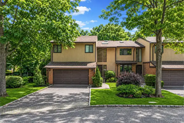 6 Wimbledon Drive, Roslyn, NY 11576