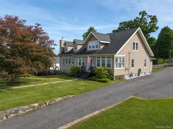 20 County Highway 17, Thompson Ridge, NY 10985