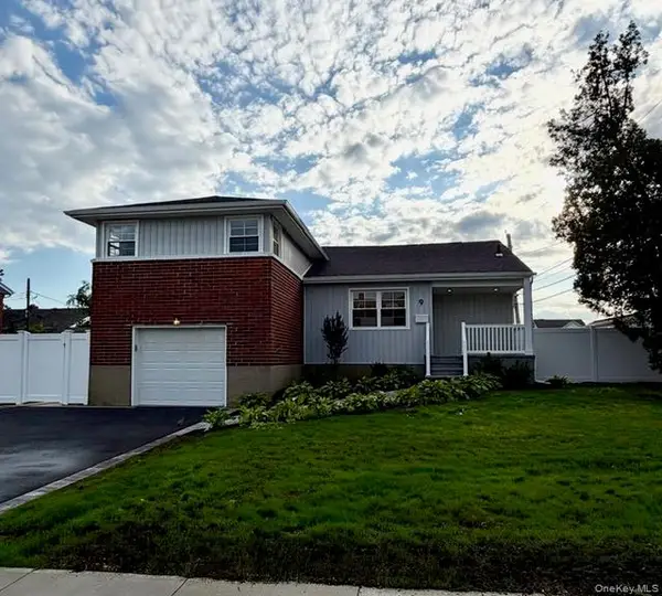 9 N Walnut Place, Massapequa, NY 11758