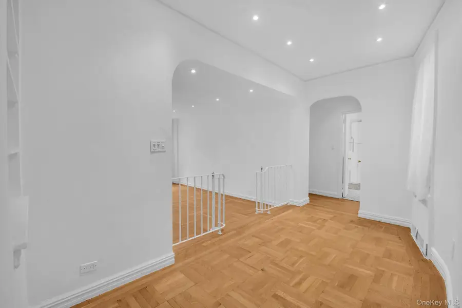 225 W 25th Street #5K, New York, NY 10001 - #3