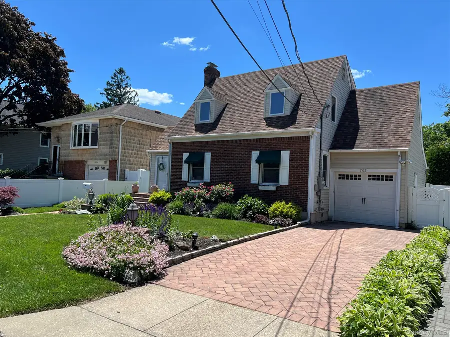 708 Clemons Street, Bellmore, NY 11710 - #2