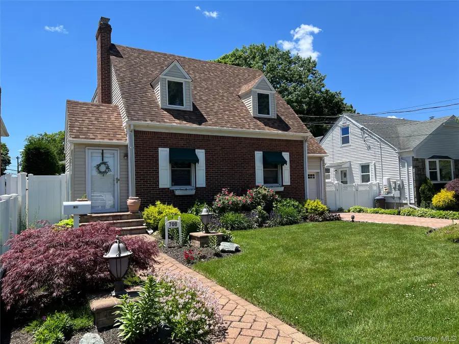 708 Clemons Street, Bellmore, NY 11710 - #3