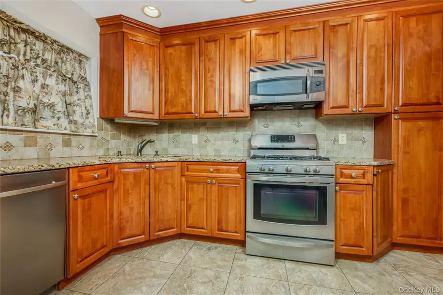 7326 171st Street, Fresh Meadows, NY 11366 - #3