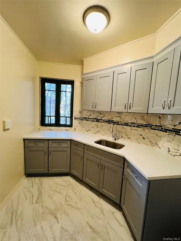 2033 Mcgraw Avenue #MH, Bronx, NY 10462