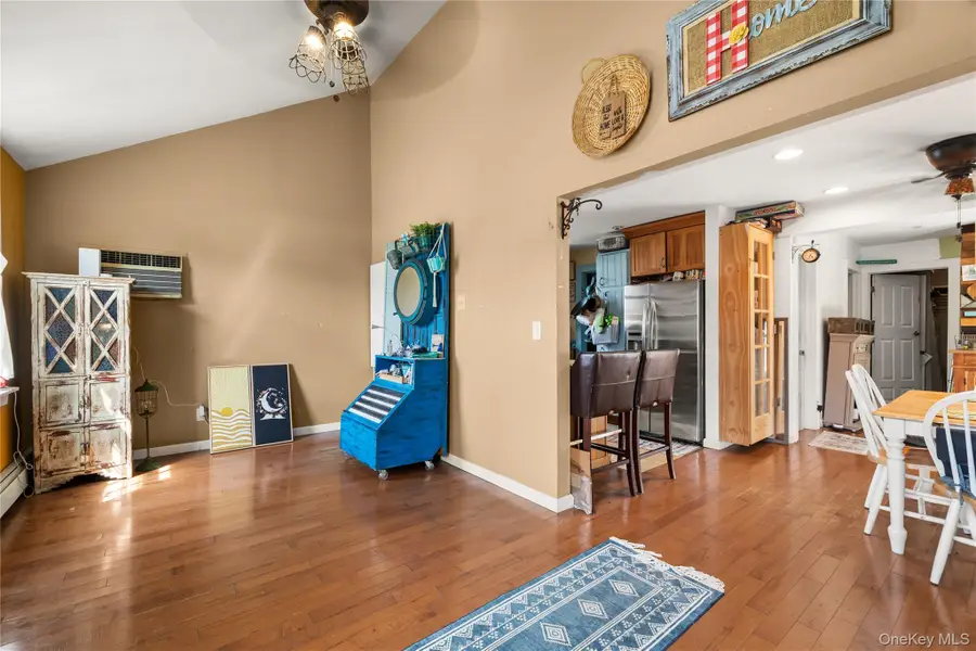 23 Dewey Place, Lindenhurst, NY 11757 - #3