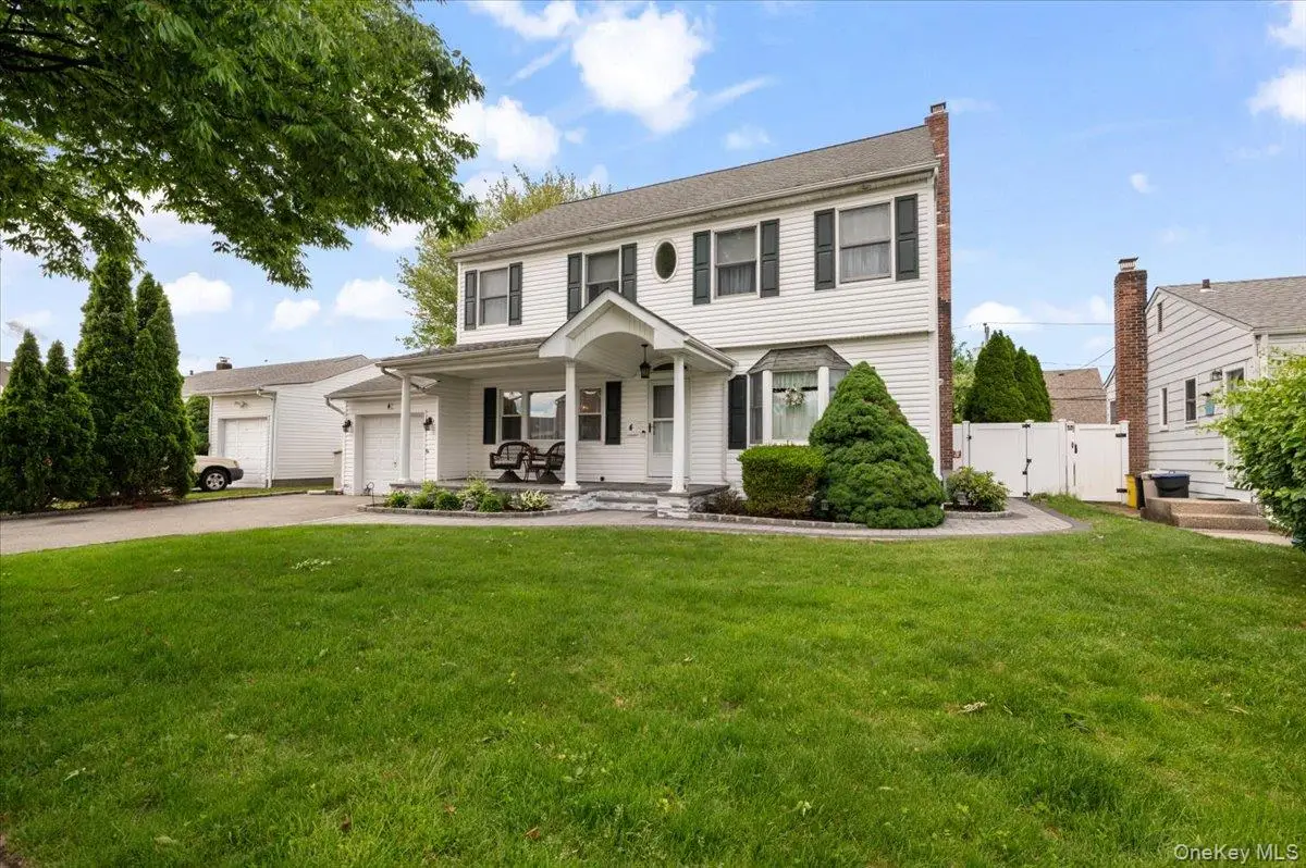 4 Westbury Avenue, Plainview, NY 11803 - #1