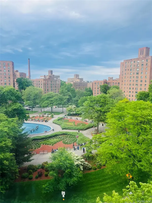 44 Metropolitan Oval #7C, Bronx, NY 10462
