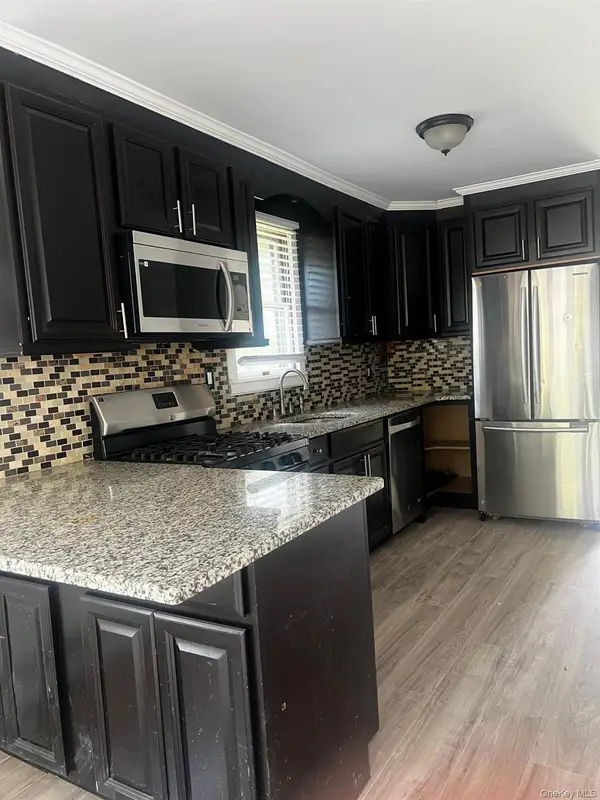 146 Penataquit Avenue, Bay Shore, NY 11706