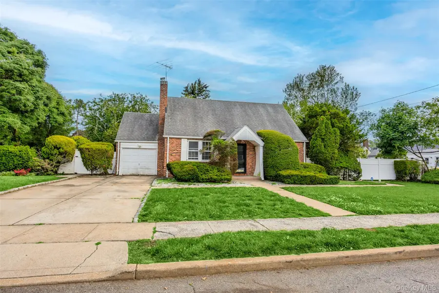 674 Henry Street, Uniondale, NY 11553 - #3