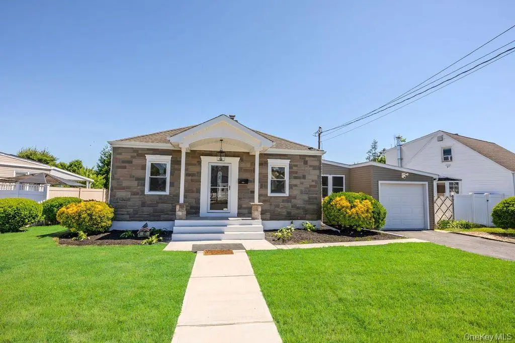 47 Walnut Avenue E, Farmingdale, NY 11735 - #1