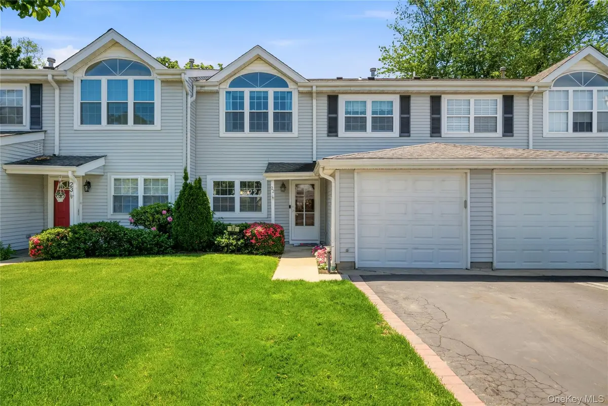 22 Indian Trace, Kings Park, NY 11754 - #1