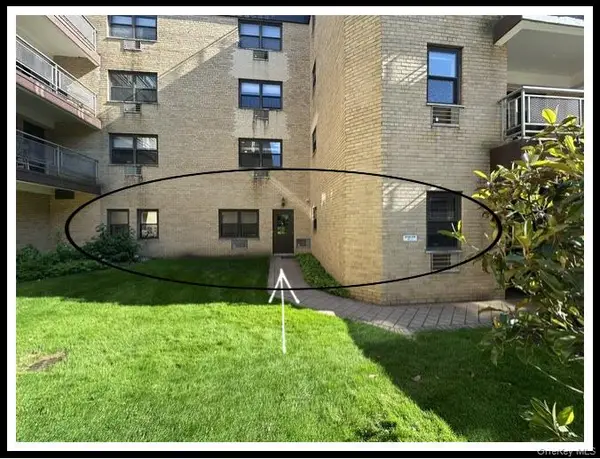40 Stoner Avenue #01, Great Neck, NY 11021