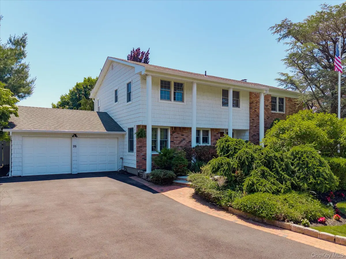 26 Quaker Lane, Farmingdale, NY 11735 - #1