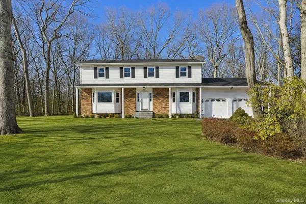 17 Montclair Street, Port Jefferson Station, NY 11776