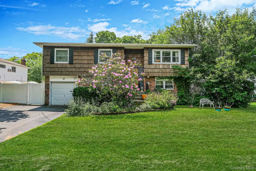 4 Dogwood Avenue, Farmingville, NY 11738 - #2