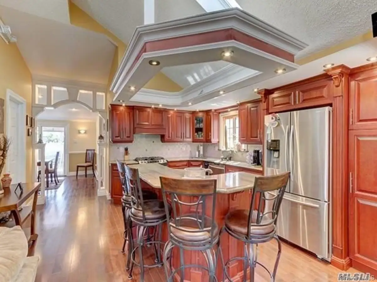 123 Clubhouse Road, Bellmore, NY 11710 - #1
