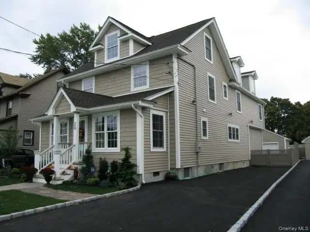 20 Woods Place, Rockville Centre, NY 11570 - #1