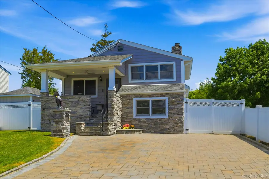 732 S 5th Street, Lindenhurst, NY 11757 - #2
